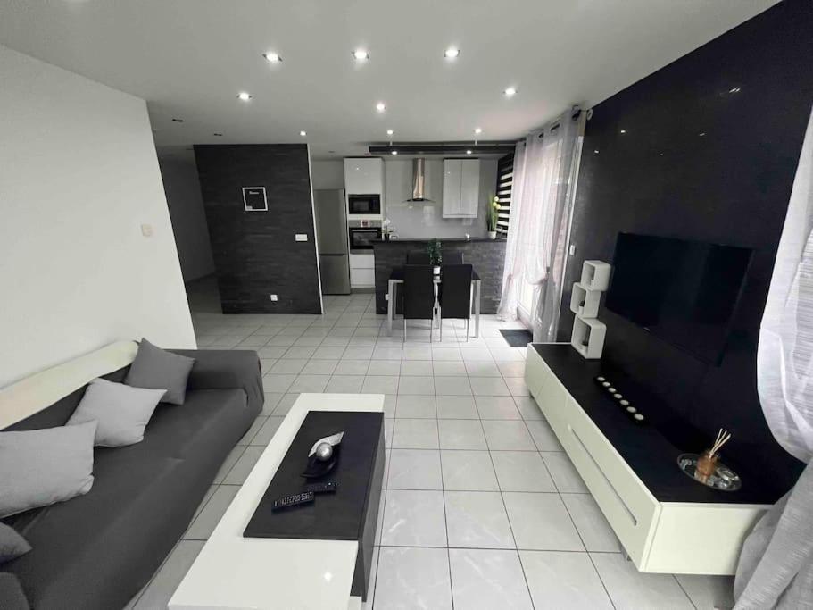 Apartment Tres Bel Entre Paris Et Disneyland Lognes