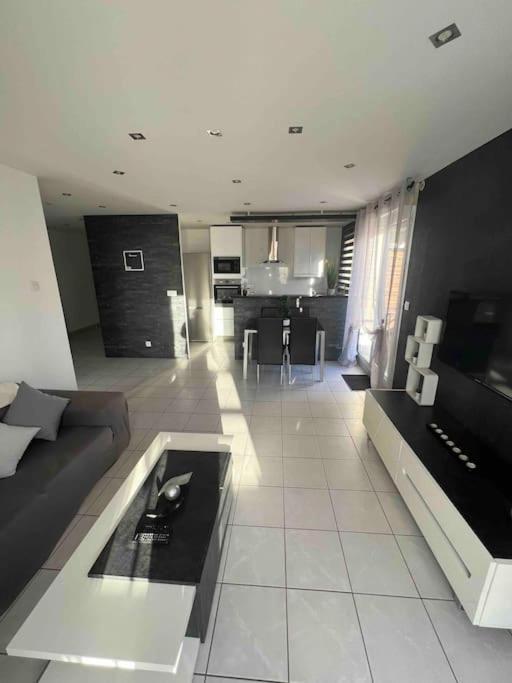 Apartment Tres Bel Entre Paris Et Disneyland